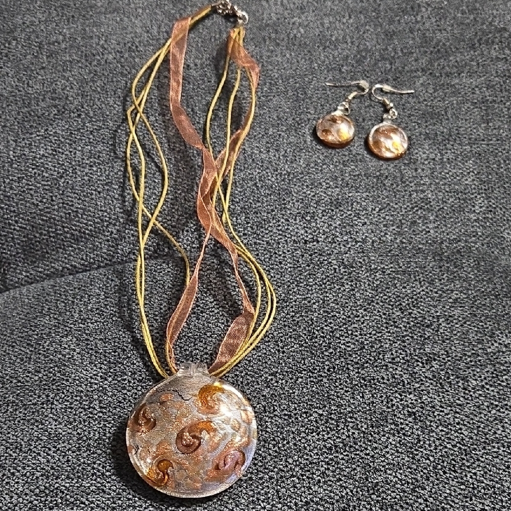 Gold and Brown‎ Pendant Necklace & Earring Set